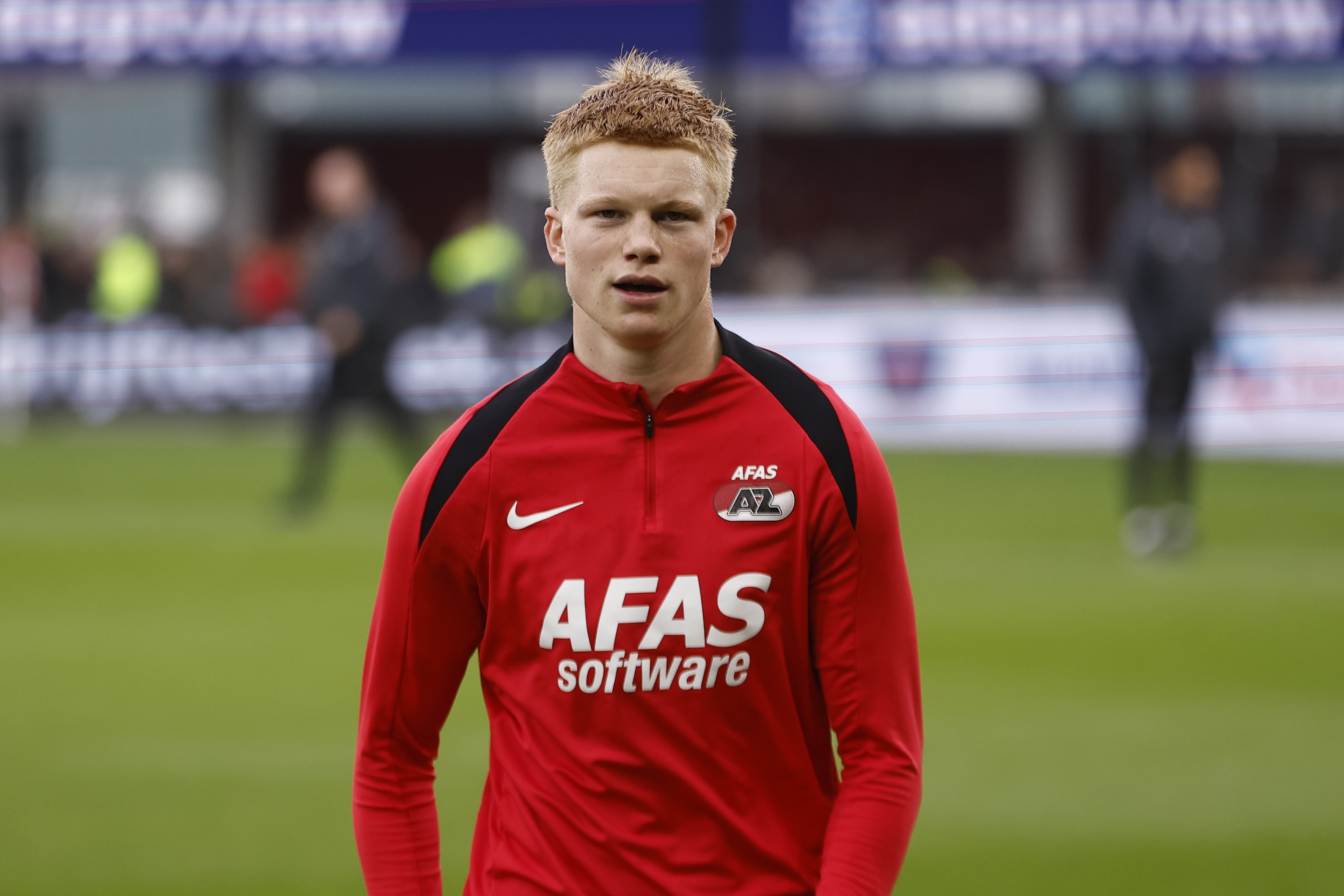 体育乐趣-科曼：斯米特的传球、无球跑动、大局观，确实和佩德里有相似之处